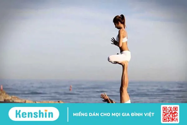 Acro yoga là gì và những lợi ích đối với sức khỏe 1