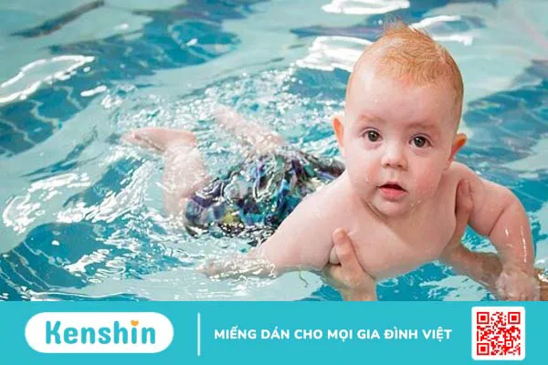 Cách dạy bé tập bơi an toàn và hiệu quả tại nhà 1