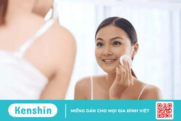 Cách làm nước hoa hồng dưỡng da tại nhà đơn giản mà hiệu quả 1