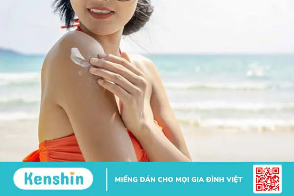 Cách thoa kem chống nắng “chuẩn” phái đẹp Hàn