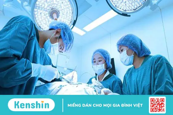 Cắt thanh quản toàn phần trong điều trị ung thư thanh quản 2