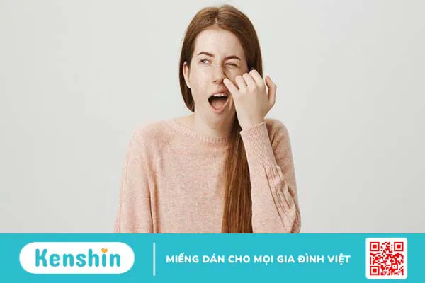 Thói quen ngoáy mũi là một trong những nguyên nhân gây chảy máu mũi một bên