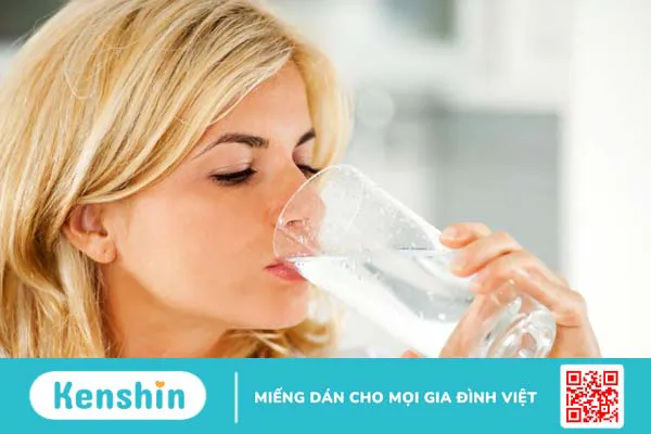 Bổ sung nước và điện giải là cần thiết cho mỗi bệnh nhân sốt xuất huyết