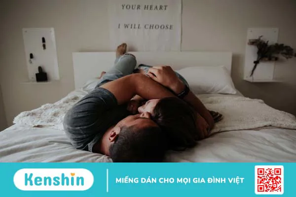 Đang bị covid có quan hệ được không?3