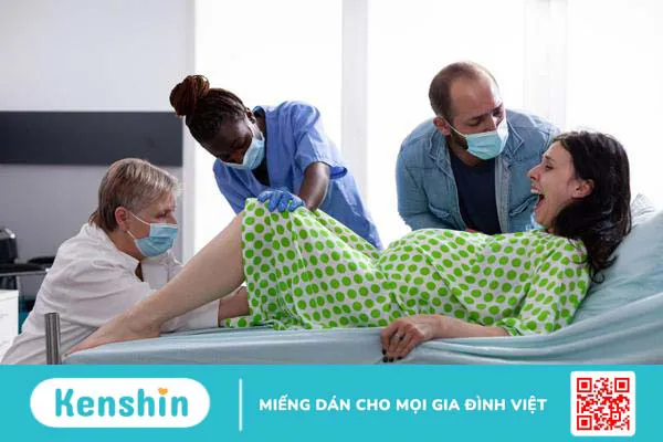 Dấu hiệu em bé đạp nhiều có phải sắp sinh? 1