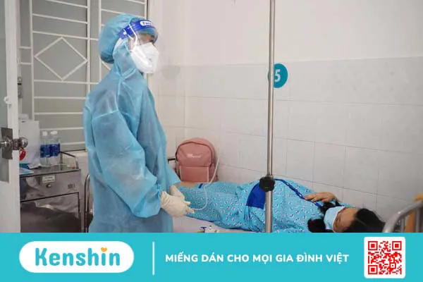 Dấu hiệu nhận biết và cách điều trị F0 tại nhà cho bà bầu 2