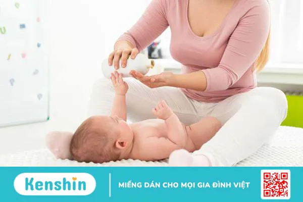 Dầu tràm dùng cho trẻ mấy tháng? Hướng dẫn cách sử dụng an toàn cho trẻ -2