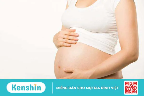 Khi bà bầu uống nước dâu tằm có thể hấp thụ tốt vitamin C và giúp cải thiện khả năng của hệ miễn dịch