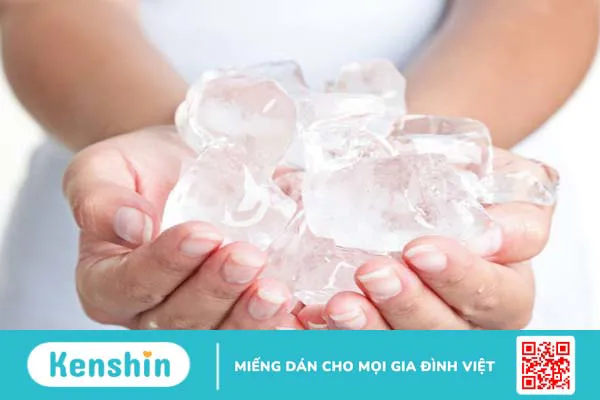 Giải đáp thắc mắc: Ngâm chân nước đá có tác dụng gì 3