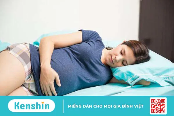 Gợi ý mẹ bầu tư thế nằm khi bị nhau tiền đạo 4