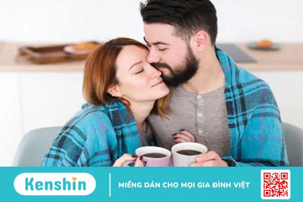 phụ nữ quan hệ tình dục thường xuyên có kinh nguyệt đều đặn