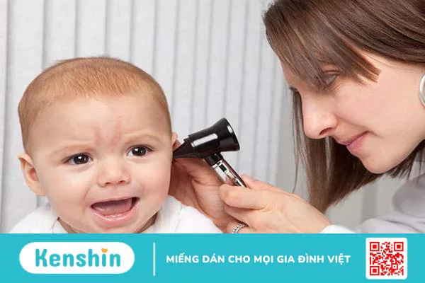 Rạch chích mủ màng nhĩ trị bệnh viêm tai giữa 3