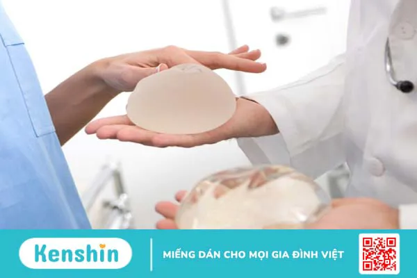 Tầm soát ung thư vú ở phụ nữ đặt túi ngực 1