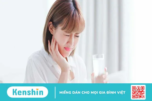 Tại sao răng bị ê buốt khi uống nước lạnh? 2