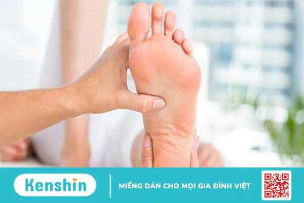 Tê lòng bàn chân: Nguyên nhân và cách điều trị hiệu quả