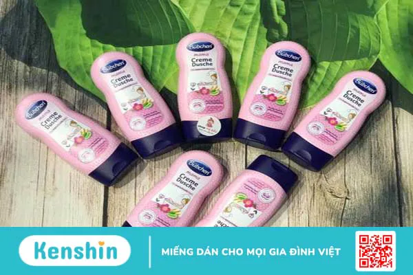 Sữa tắm cho bà bầu Bubchen Mama Dusch Creme chứa các thành phần tự nhiên như tinh dầu hoa hồng dại, aloe vera, hạnh nhân, tinh dầu jojoba,... giúp chăm sóc và cung cấp độ ẩm cho da