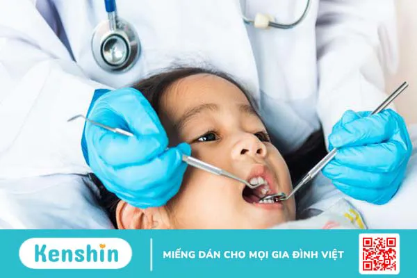 Trẻ 7 tuổi bị sâu răng hàm phải làm sao? 2