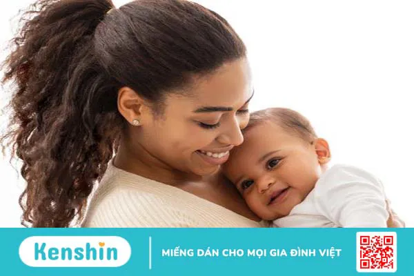 Vì sao trẻ sơ sinh hay gồng mình? Cha mẹ nên làm gì? 4