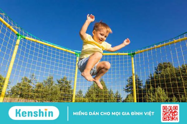 Vận động mạnh là một trong những nguyên nhân gây bệnh Osgood Schlatter