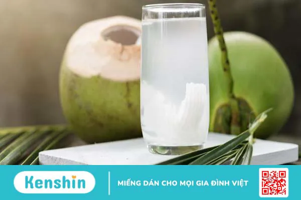 Mẹ bầu bị dư ối có nên uống nước dừa không? 4