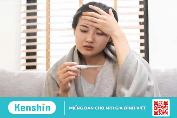 Nổi mụn nước ở môi bôi thuốc gì?