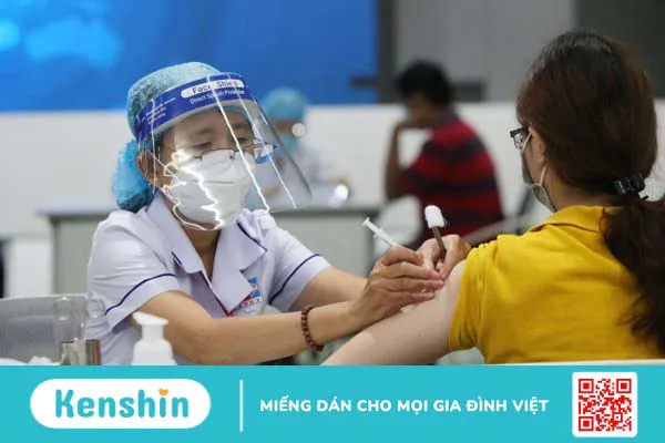 Tầm quan trọng của việc tiêm vắc xin mũi 3 ngăn ngừa virus SARS-CoV-2 1